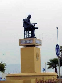 Busto de Paco de Lucia em Algeciras, Espanha.